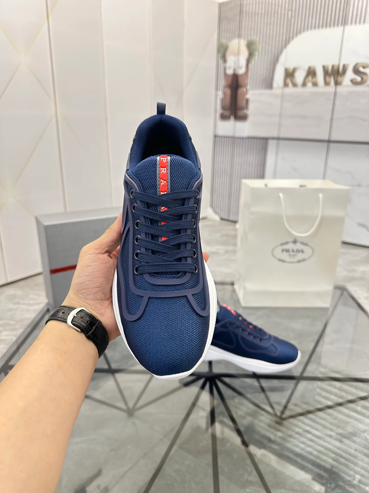 Men's shoes for sale💰: 💰P460¥ High-end top quality Product trademark: Prada * "Prada*" low-top casual shoes Regular size: 38-45 (can be customized to 46) Product materials: imported breathable fly knit upper, breathable lining, cowhide foot pads, original air cushion outsole. No.: 001